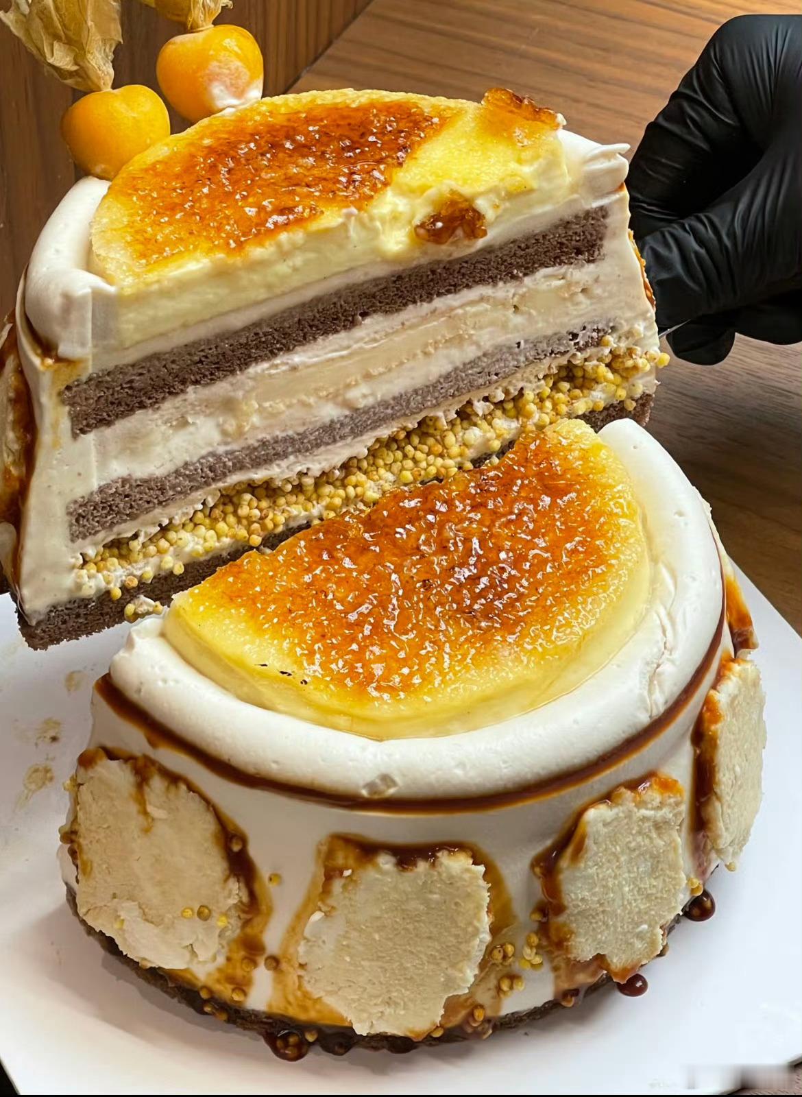 这半块吃下去三天不用吃饭了，再看一眼 A 股，更吃不下饭了。 