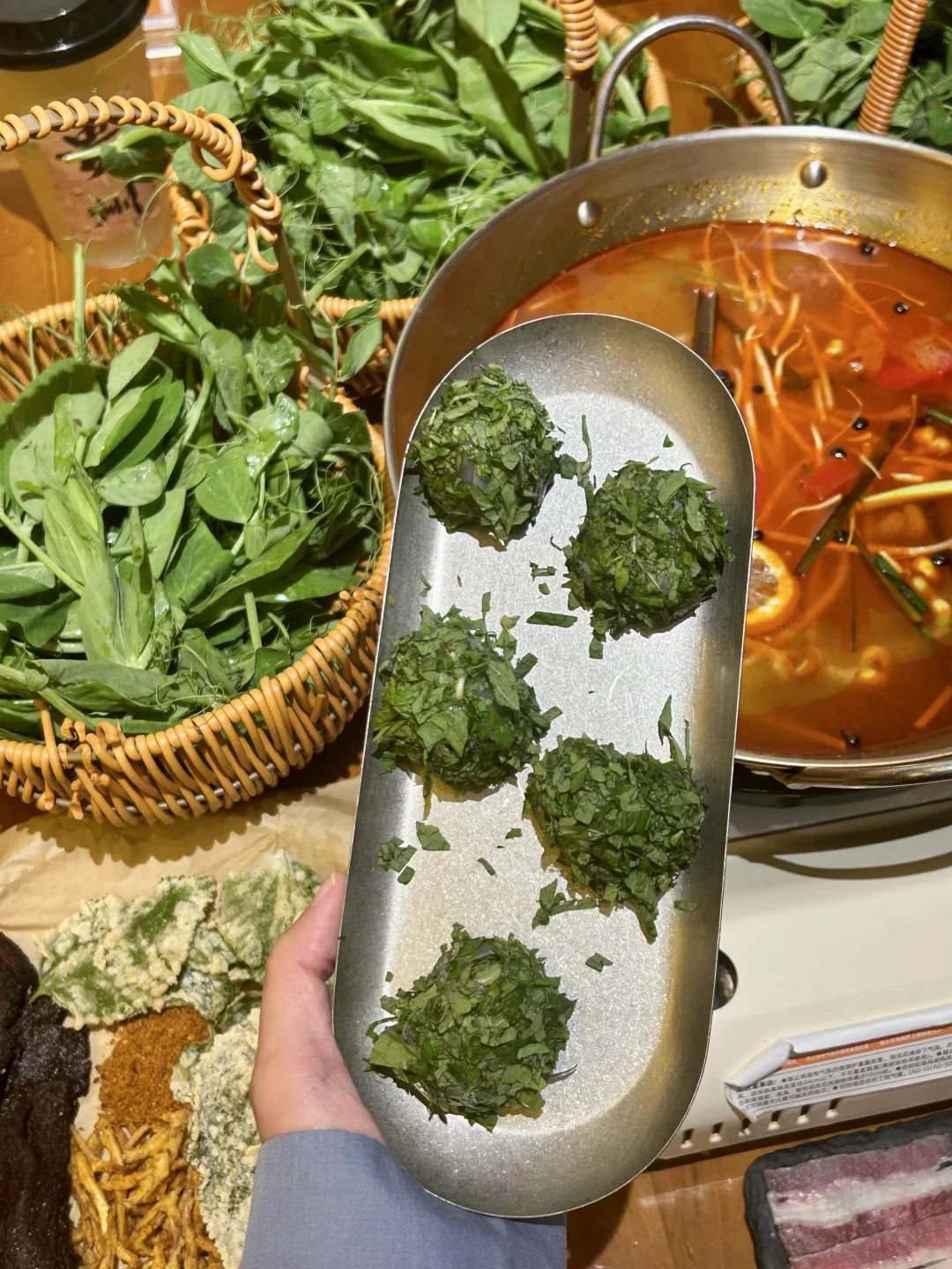 厦门的）一大桌豌豆尖吃不完根本吃不完