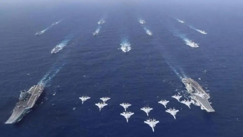 “中国可能已经建成全球最强海军。”

这句狠话，不是我们自己说的，而是美国《新闻