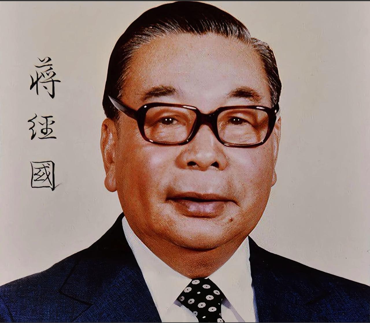 1986年，蒋经国闹肚子，没忍住，来不及下车就拉了一裤裆，车里的副官和司机闻到臭