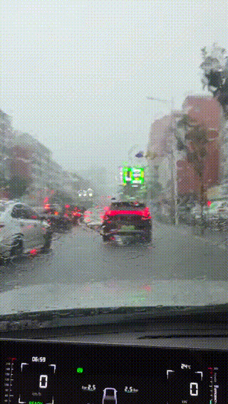 这啥啊这是？怎么爆装备了？
