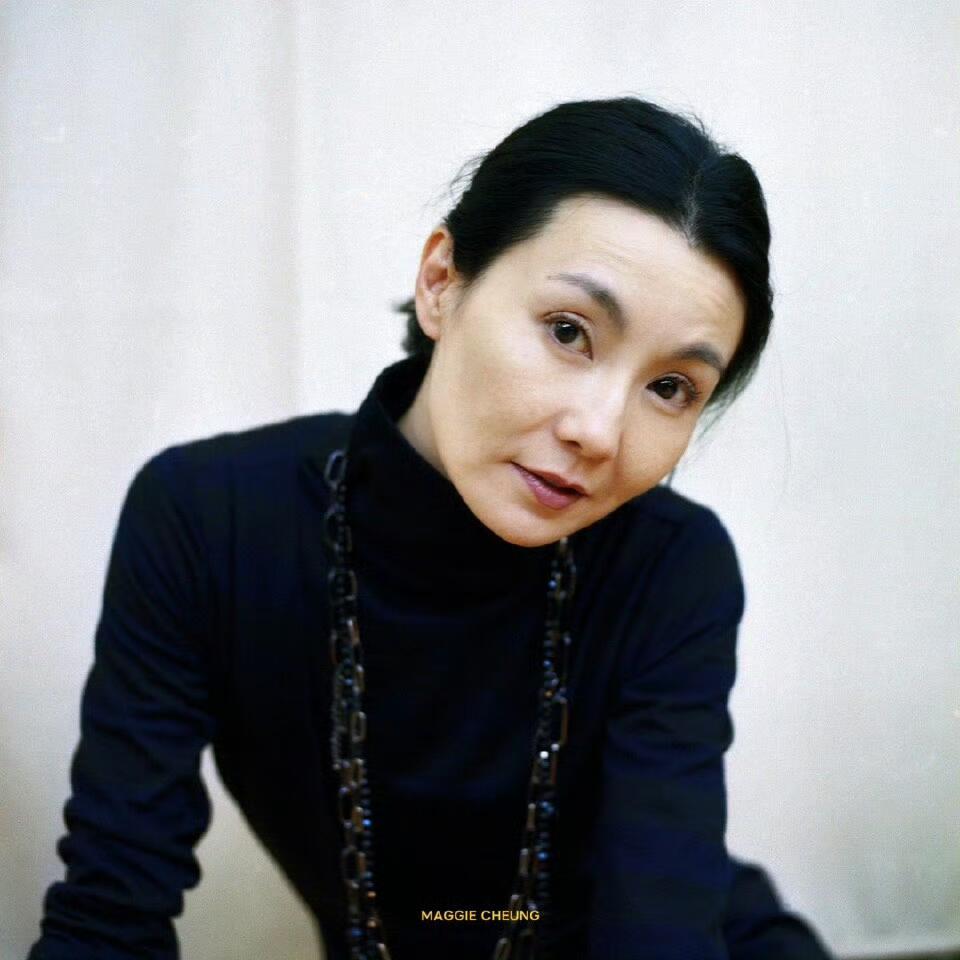 2010年3月，摄影师Jean-Jacques Ader拍摄的45岁的张曼玉。 