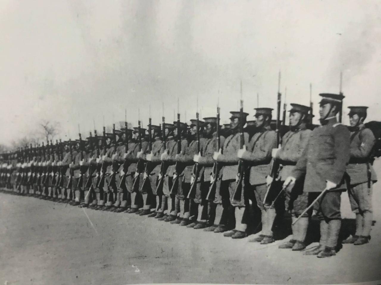 1912年1月，袁世凯派人给南京临时政府带去一句话："革命军打不过北洋军，这不是