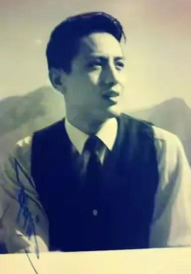 高远 无论长相还是气质都有好莱坞影星的味
有的格里高利派克的影子