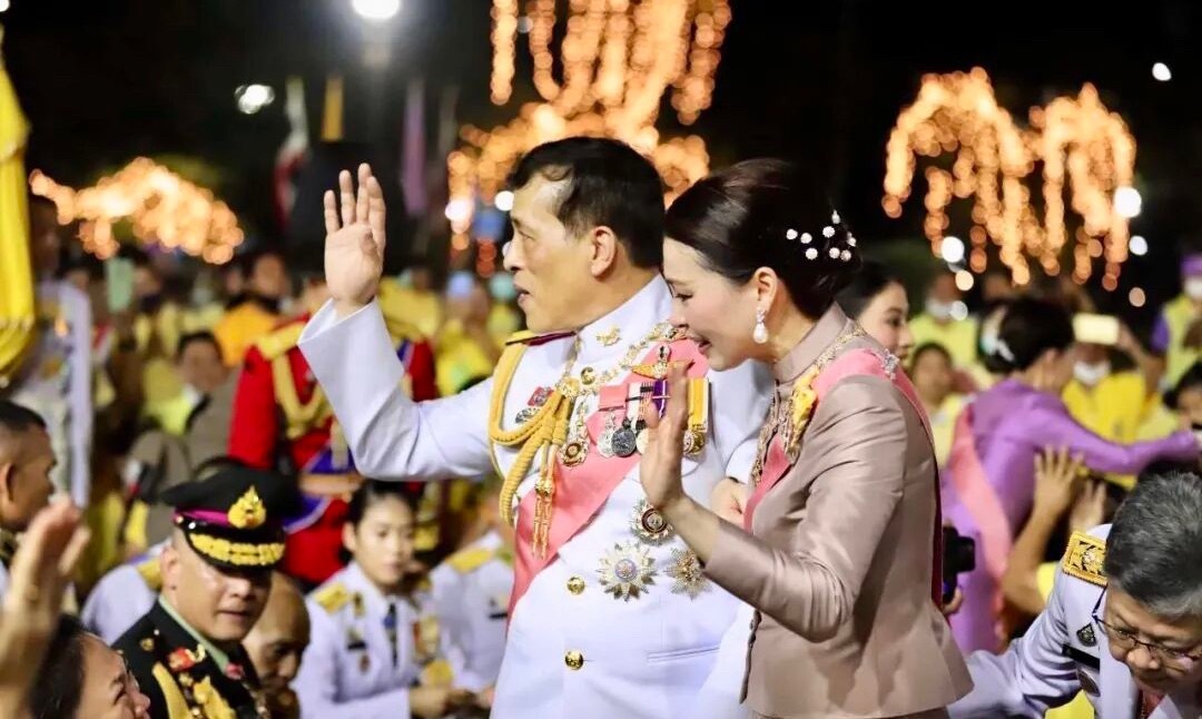 11月13日，泰国国王玛哈•哇集拉隆功与素提达王后将对中国进行为期五天的国事访问