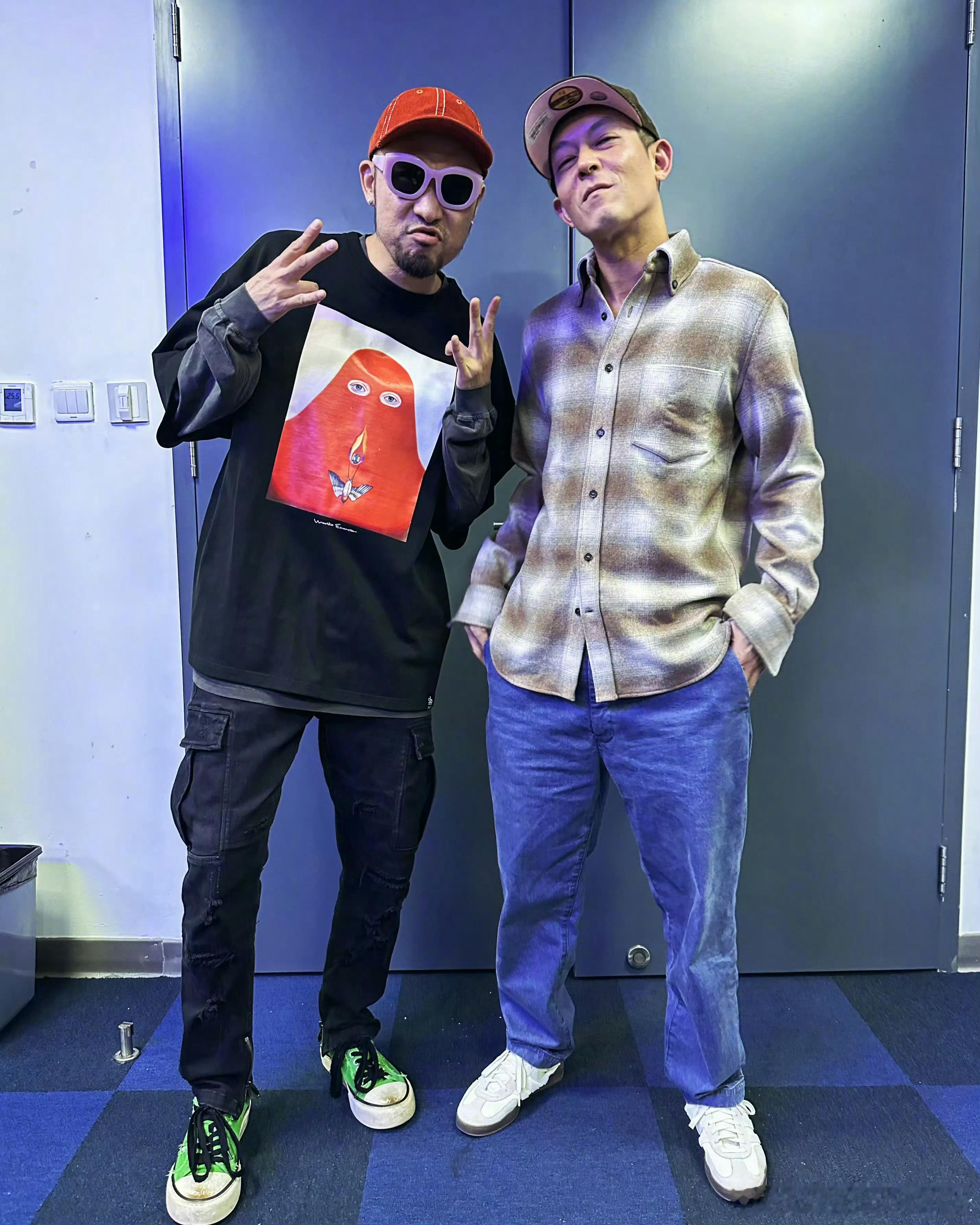 陈冠希和热狗同框！两位40多岁的型男！ 