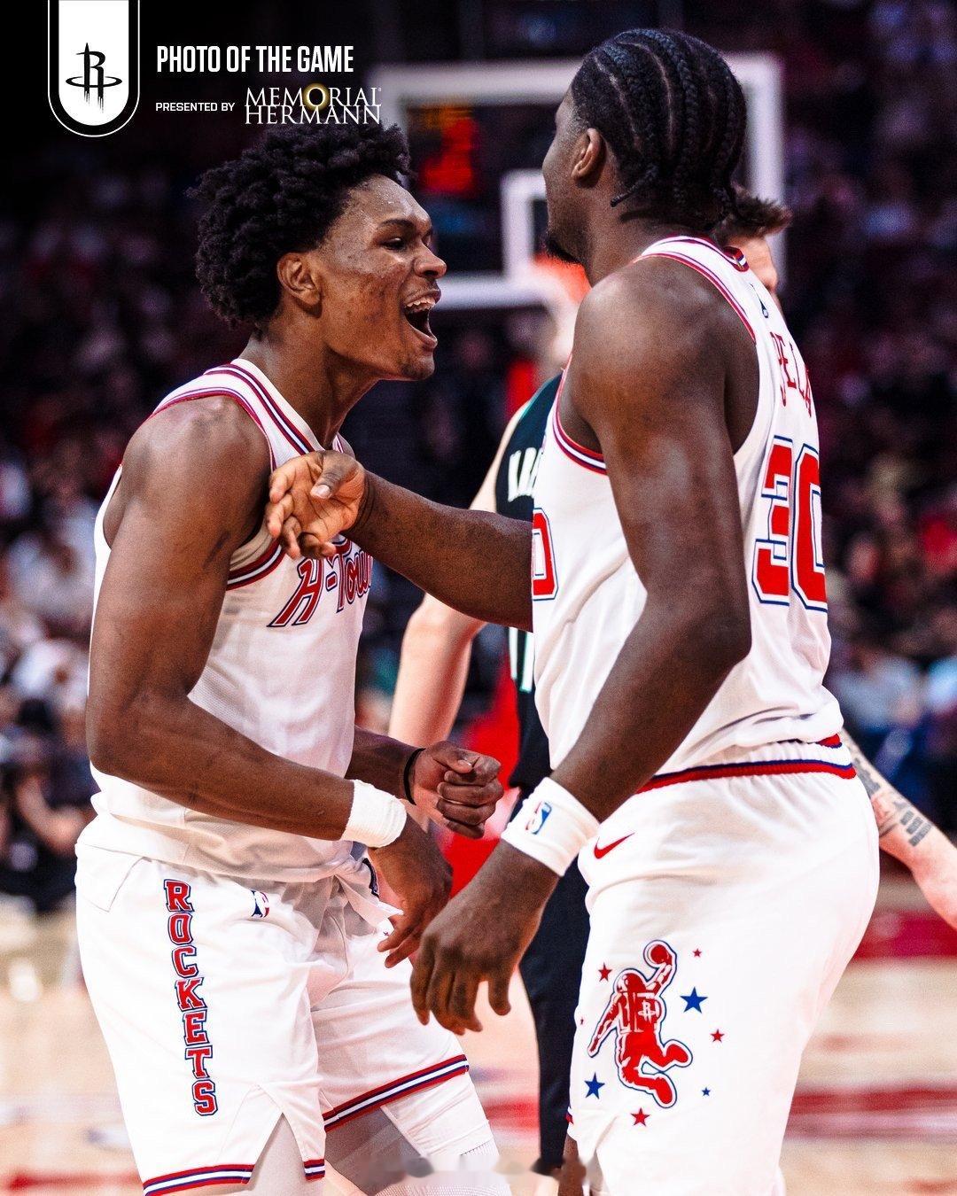 记者：“你是个好胜心很强的球员。回想上赛季，每到赛季这个时候，你的竞争激情会怎样