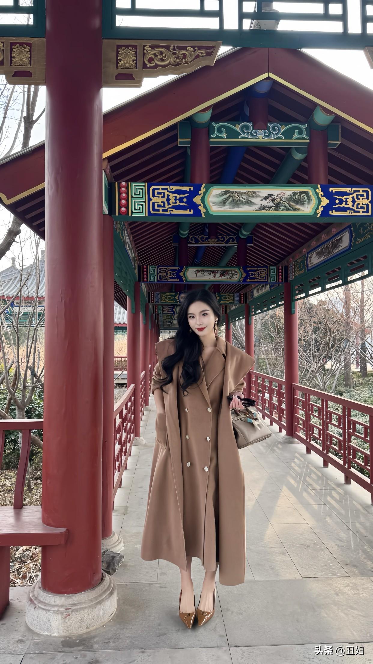 一个女人的外貌重要吗外貌好可能在社交中更易被关注。