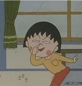 有个男人在雨里慢慢行走。路上有人见了觉得奇怪，问他道：“雨下得这么大，你怎么不快