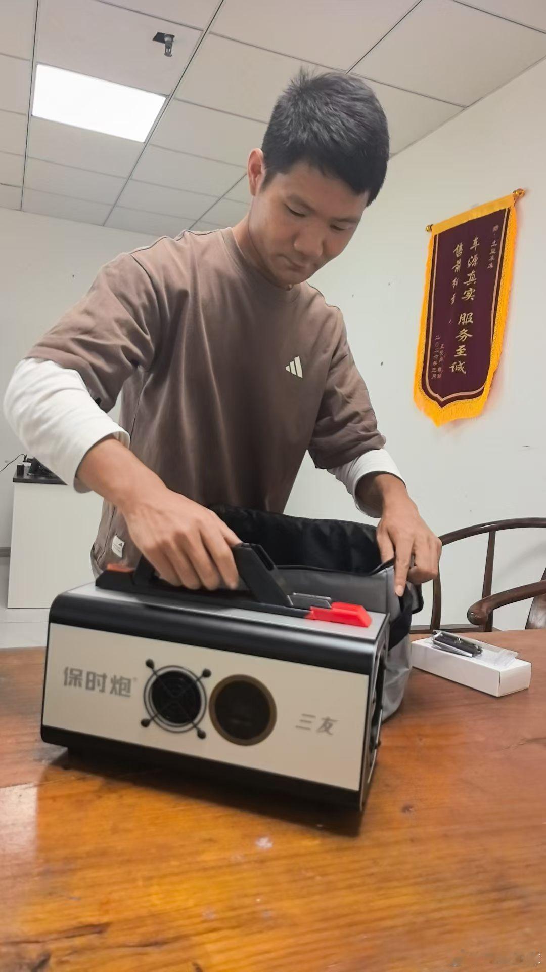 买了一个钓鱼灯领了一张优惠券200元花了1199元 感觉挺值啊 