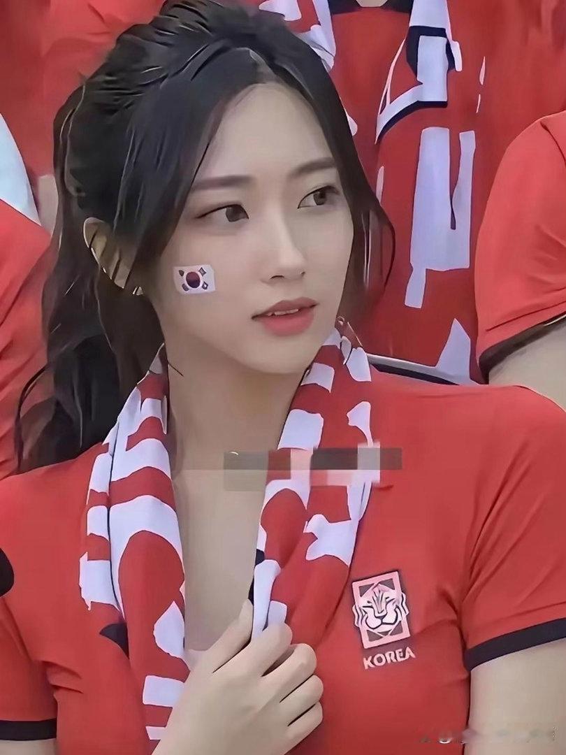 也难怪韩国整容业发达啊。 