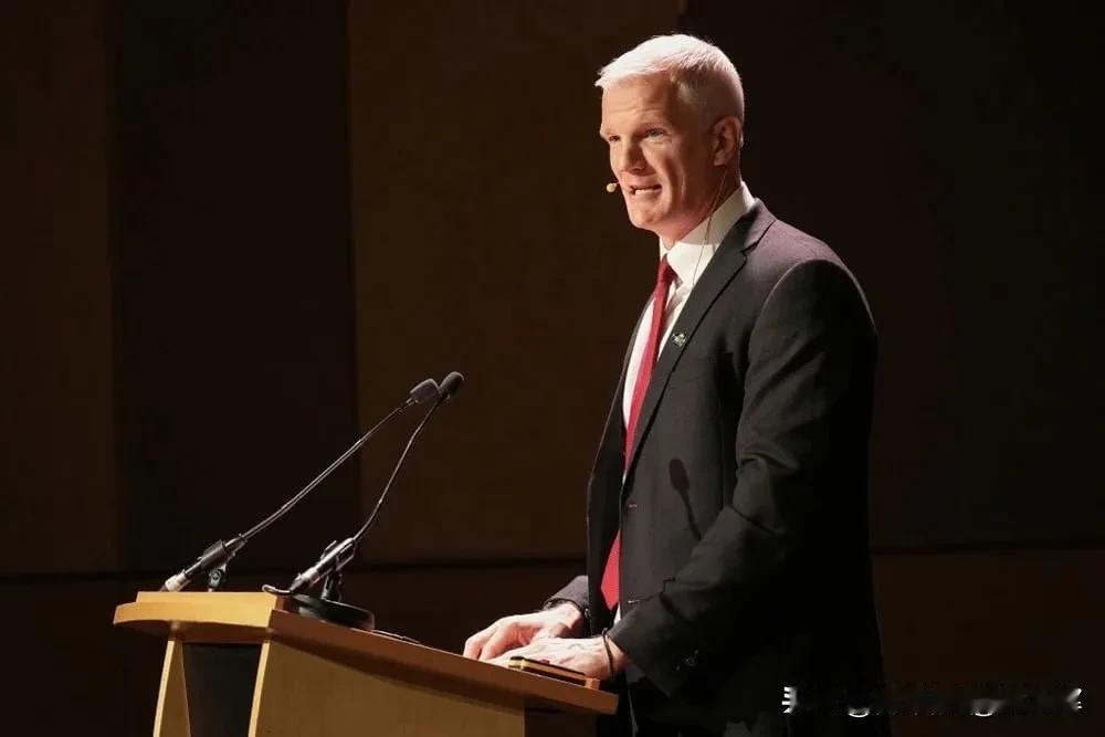 又在煽风点火！英国成立军事情报局：防务大臣称北约应准备与俄罗斯开战！
 

12