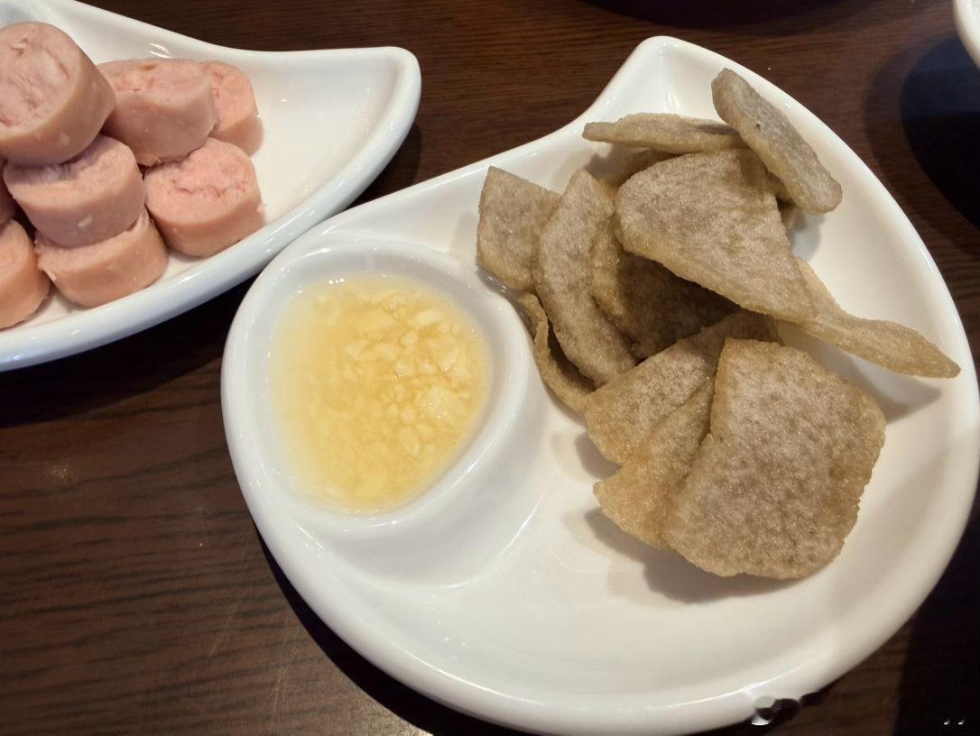 夏至吃面🍜来北京玩的小伙伴都来吃炸酱面啦……他家你只需要点那个最普通的，不用点