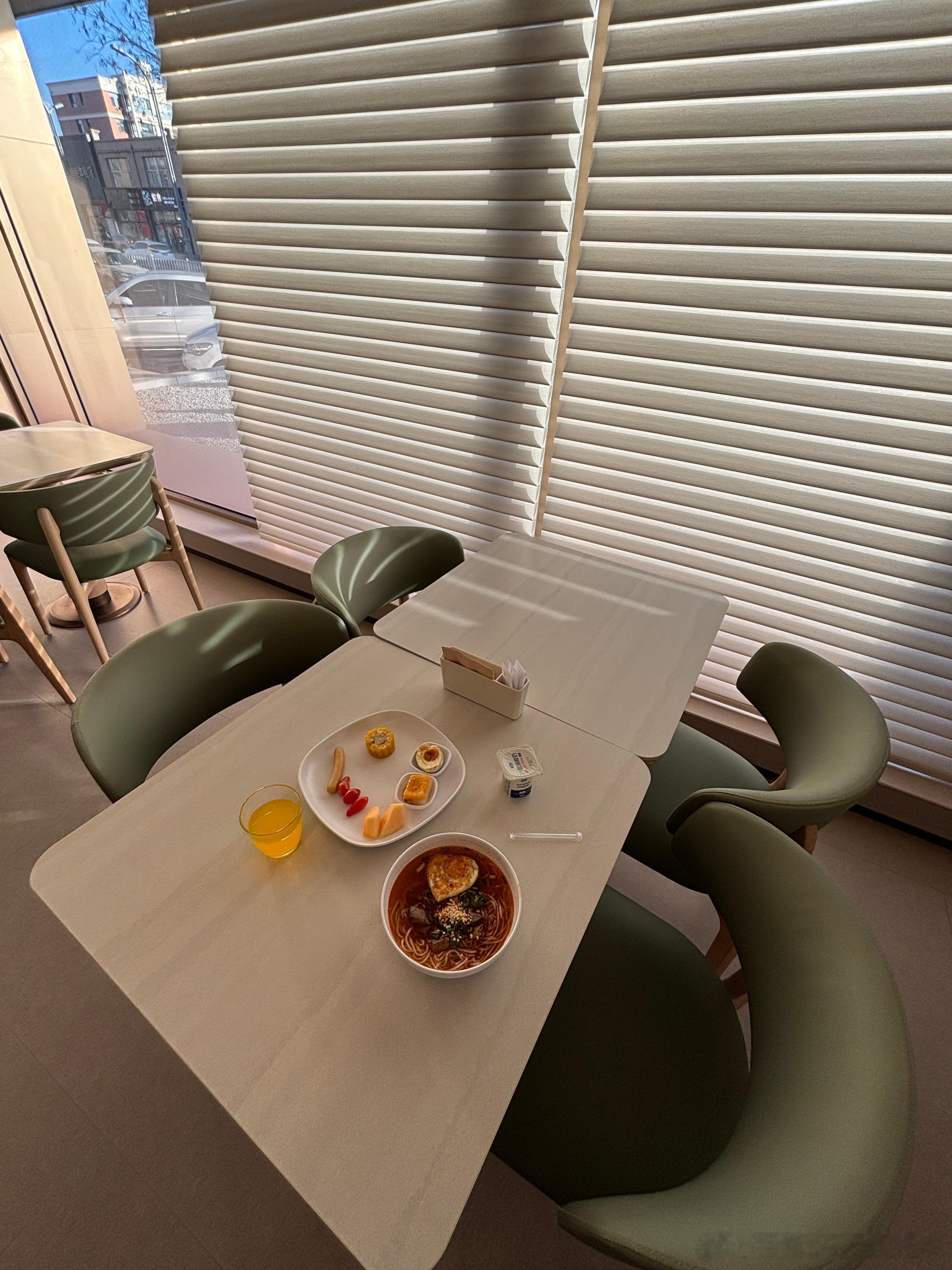 大家说话都跟贾樟柯电影里的人一样 