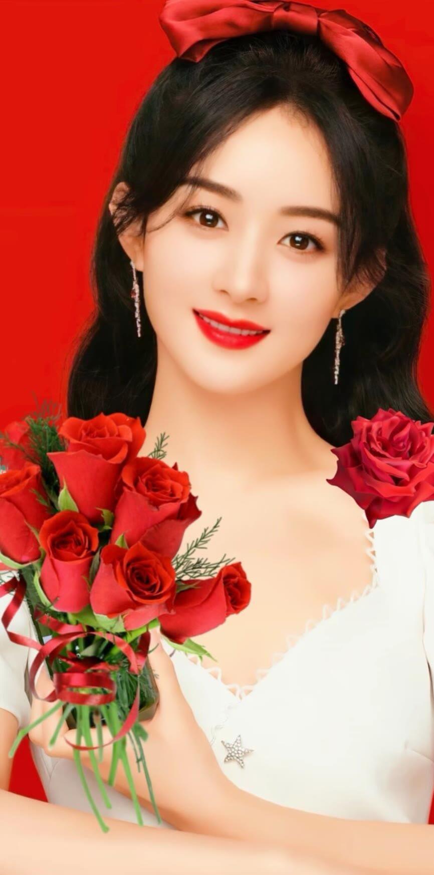 甜美少女与红玫瑰的浪漫邂逅🌹💕