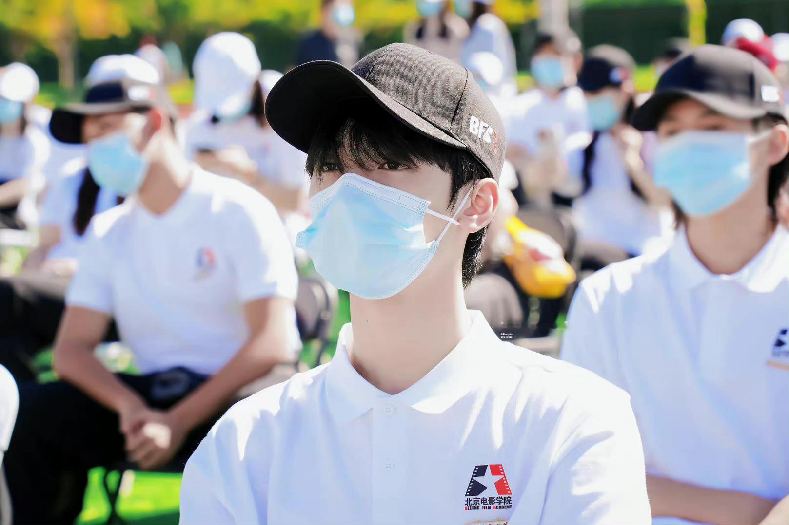 严浩翔答辩 马上就要毕业了我家大学生💧💧 