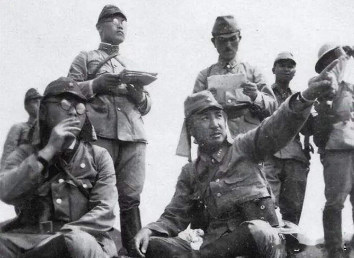 明治维新后，日本全面学习西方军事制度，于1899年7月7日由明治天皇颁布敕令，首