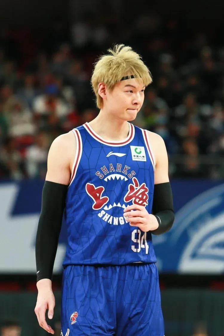 CBA，广州98-100上海，王哲林26分11板4助，崔永熙12分6板6失误，揭