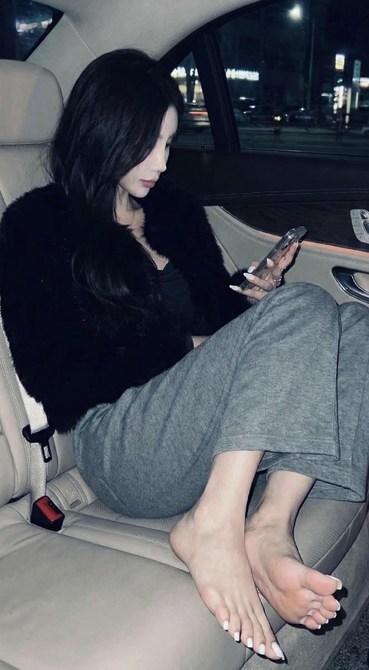 说什么又恨又爱 其实噩梦春梦全是我的脸吧