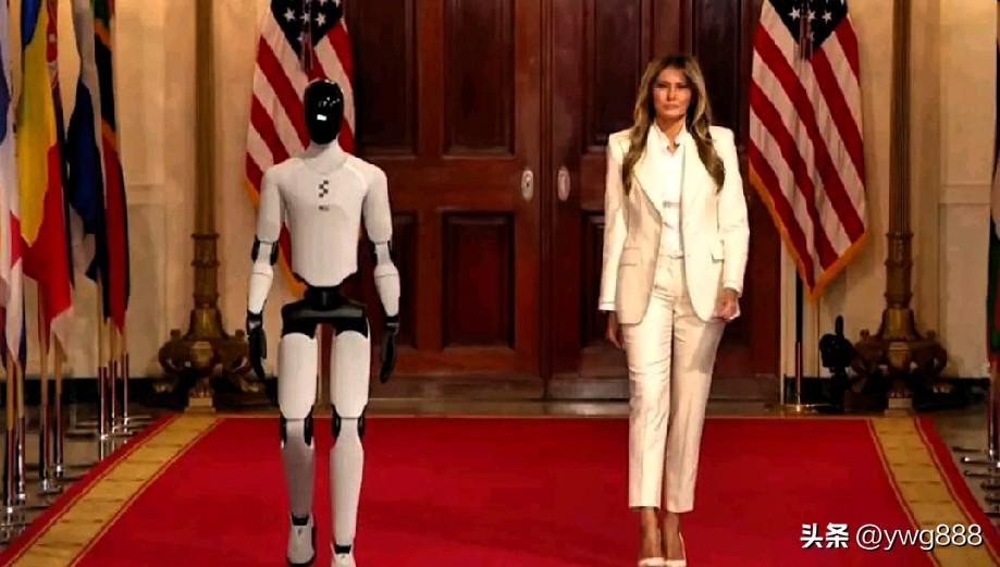 在首届“携手共创未来”全球联盟峰会的第二天，美国第一夫人梅拉尼娅·特朗普携一款人