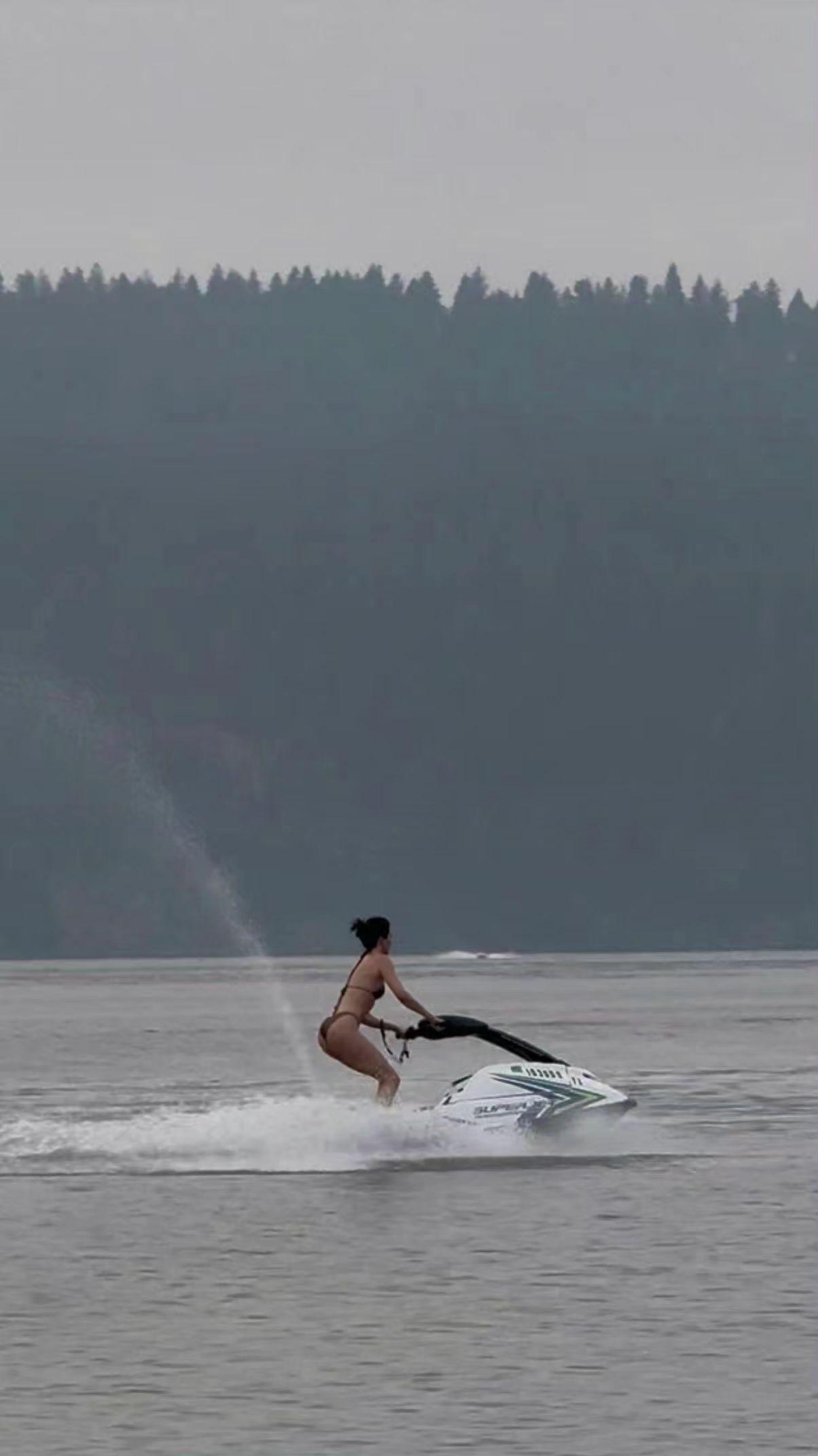 水上摩托艇