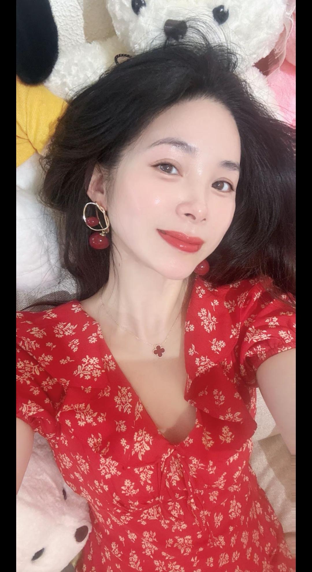 妩媚动人的美女