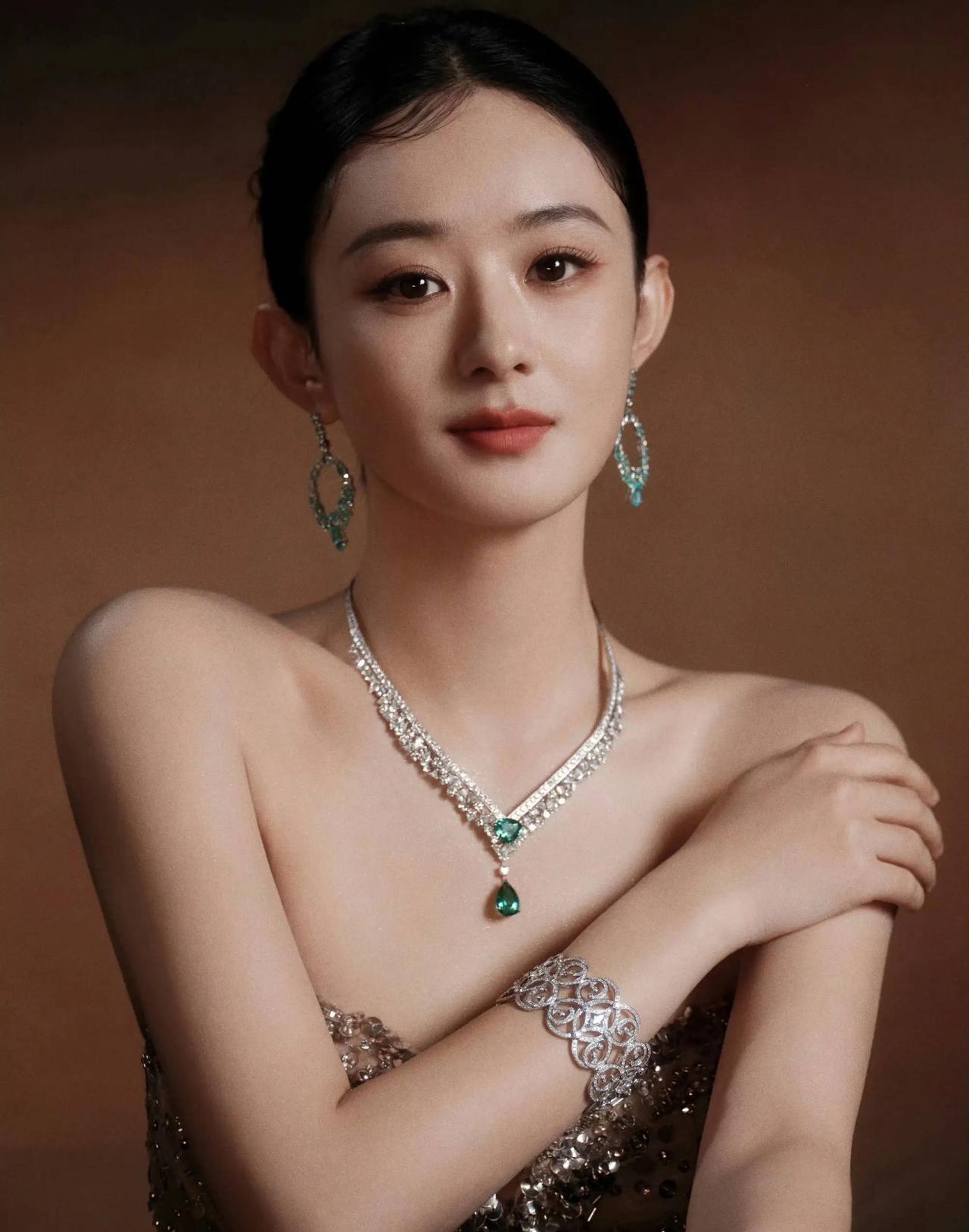 （励志逆袭·大女主风 · 最容易爆）

从龙套到顶流！赵丽颖18年逆袭，才是内娱