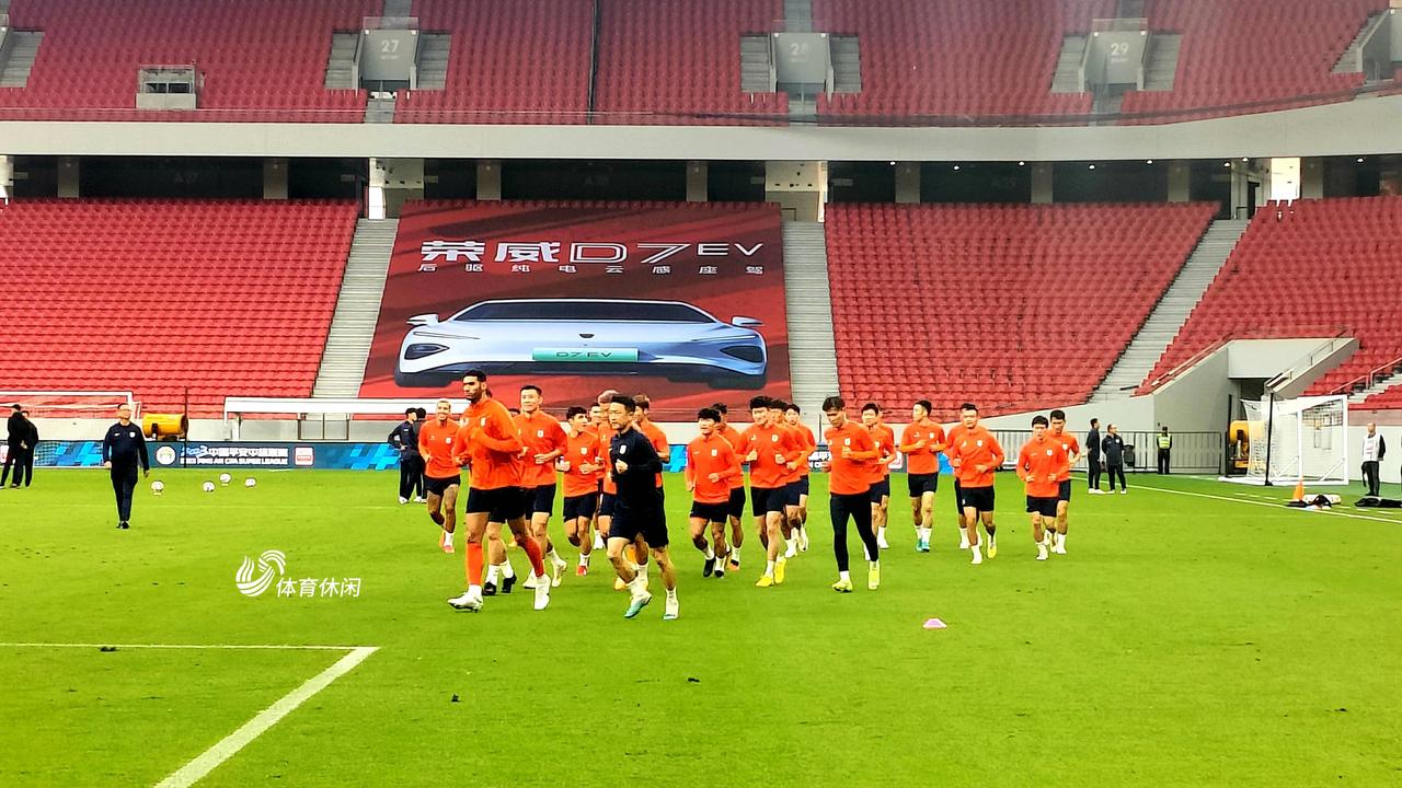 预测泰山队明天平海港。
天王山之战，都会谨慎，从防守做起。
1:1，2:2。