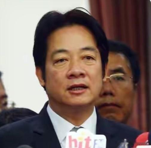 面对台军不为“台独”而战的情况，自称“务实台独工作者”的赖清德，通过“修法”加重