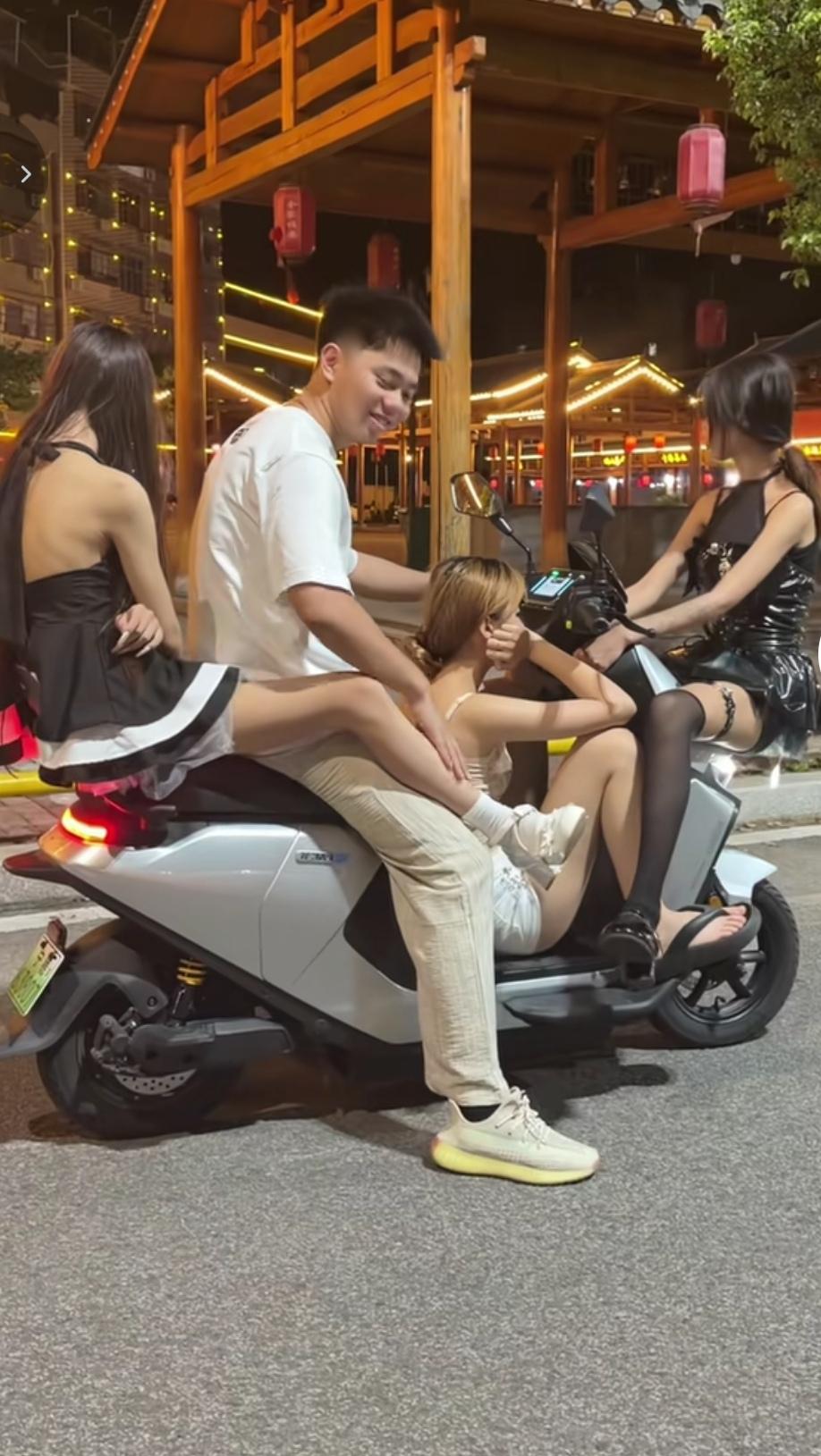 实在搞不懂，这些骑电动车的鬼火少年怎么就这么吸引女孩子？