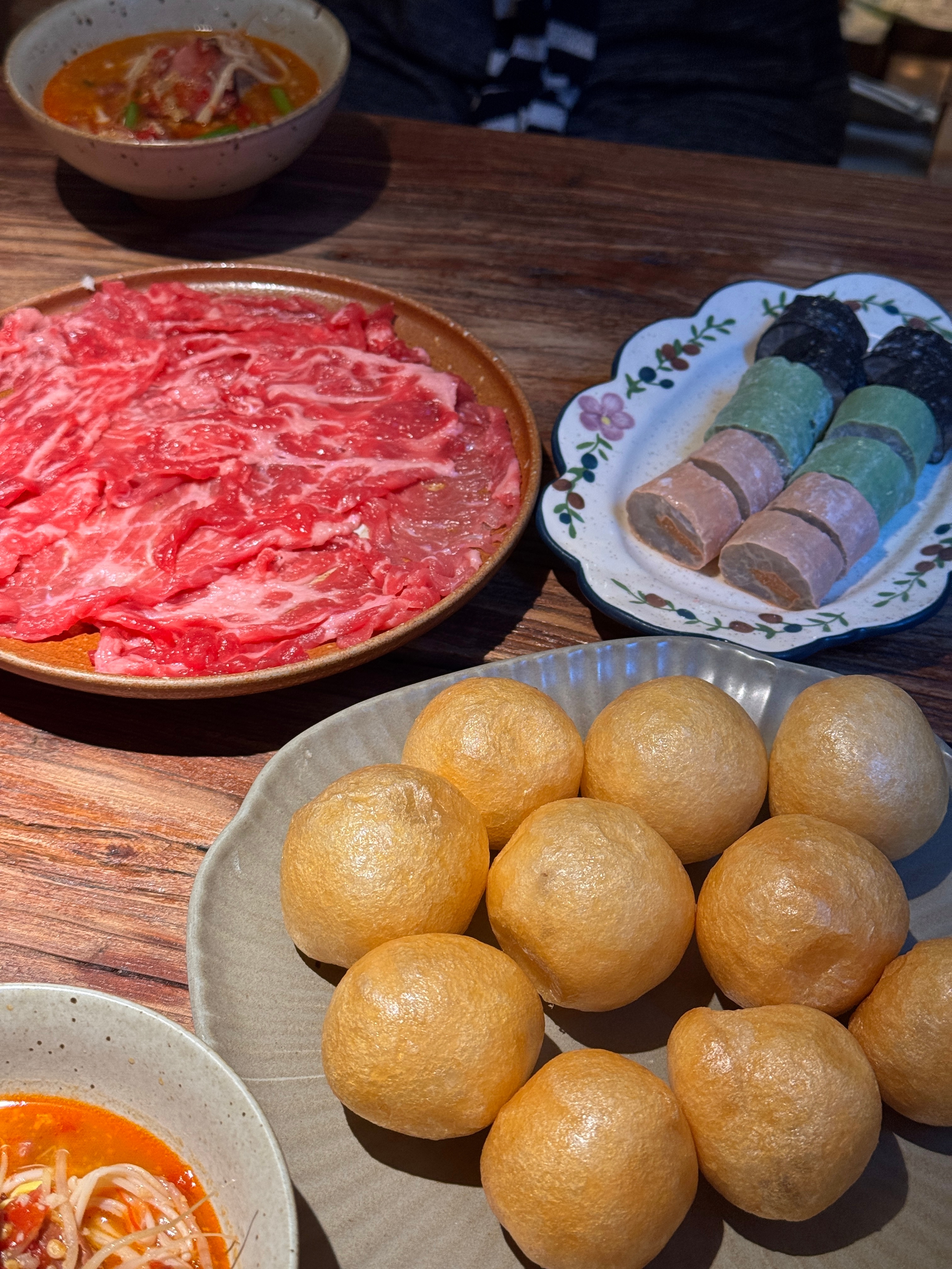 托朋友生日的福又吃上豆野。但是规定用餐时间，到了时间就来赶客真的有点下头捏…以后