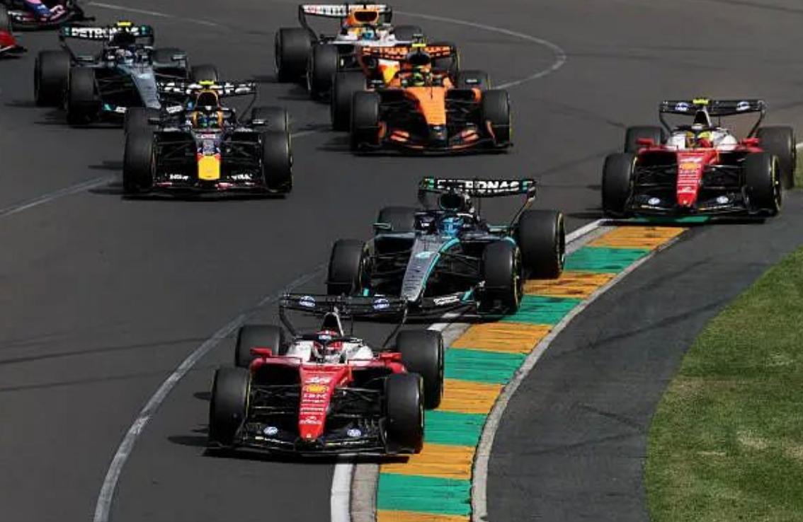 2026 赛季 F1 揭幕战墨尔本落幕，梅赛德斯包揽冠亚军，拉塞尔杆位夺冠，19