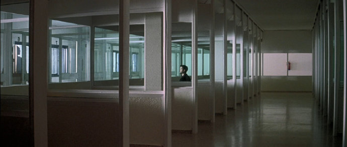 “自我”不是突然的顿悟，而是探索、试错的结果。没有一个“自我”在二十岁就是成品。