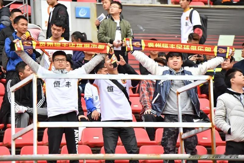 “国足负于印尼，球迷应何去何从“，这一话题，确实令人唏嘘。

国足输给印尼，表面
