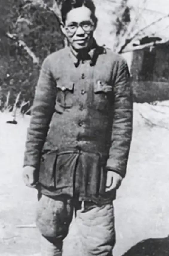 1947年，359旅主任刘亚生被俘，胡宗南叫来女部下：今晚拿下他！然而，这已经不