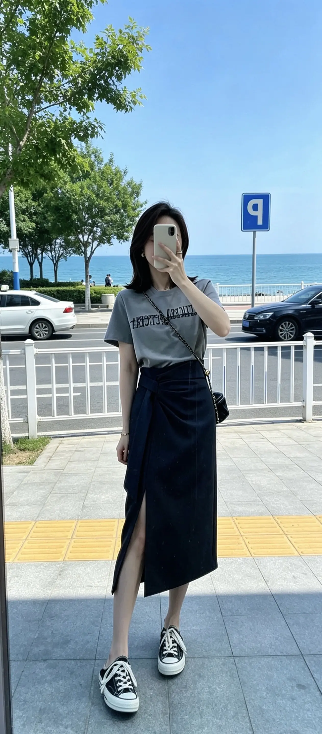 “人生这一路，真的太难了。生活就是这样，别人只看到结果，自己却是独撑过...