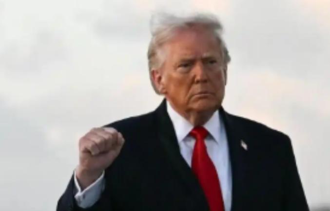 万万没想到，等来的不是高市的道歉，而是特朗普在镜头前一句地宣布：“永远不允许第三