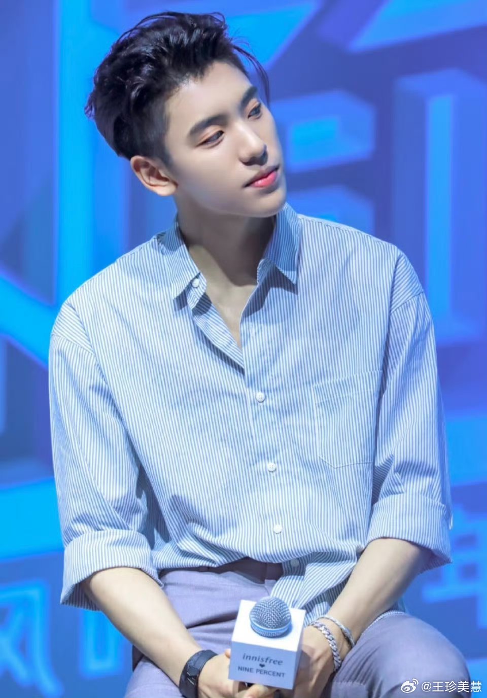 没认出来这是王子异哎哟！王子异从清纯男大变成魅力男人了，哈哈哈哈哈