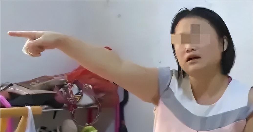 湖南湘潭，一位男子月薪8000元，悄悄地每月给父母寄去300元，表达对他们的孝心