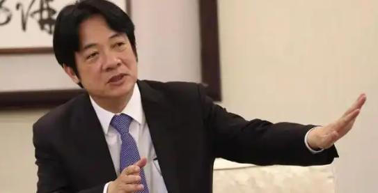 别再动辄喊“收复台湾”，也别总把“回归”挂在嘴边。依照国际法和中国法律，台湾早在
