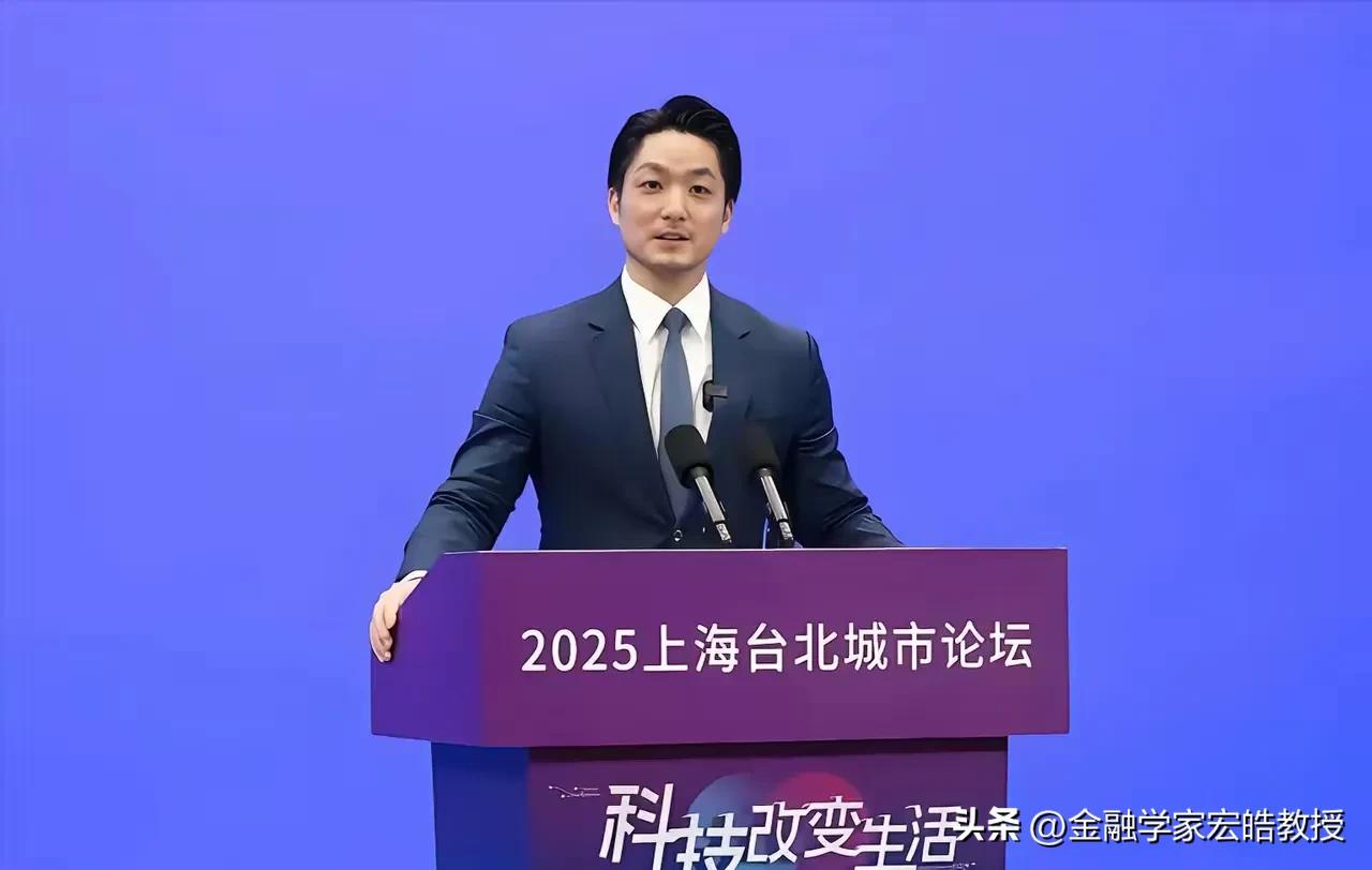 47岁的蒋万安八分钟全程脱稿演讲水平不输马云！

这是蒋万安第二次赴上海参加上海