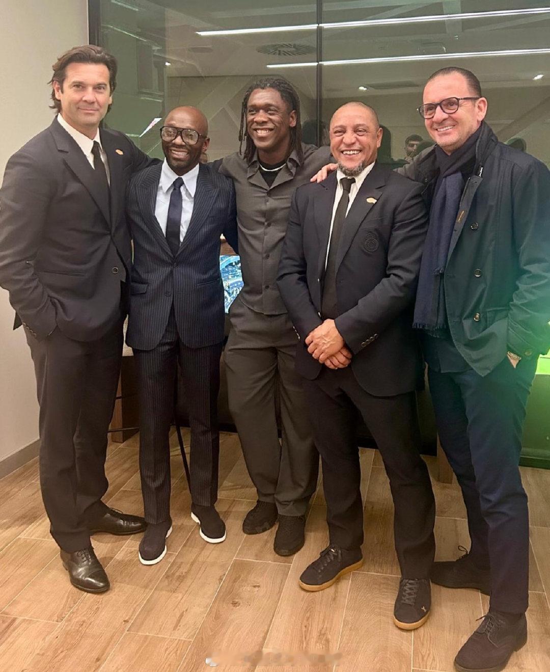 【皇马名宿】认不出的退役球星 最右边那位，我是想了几分钟才想起来谁，真的第一时间