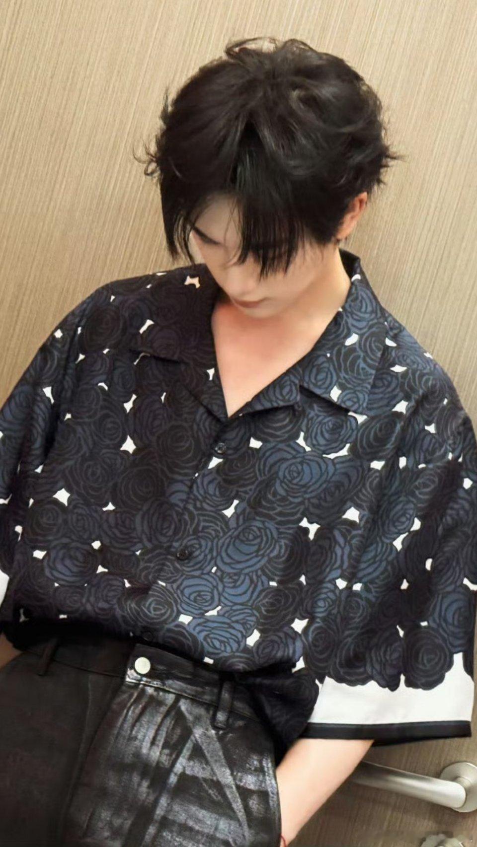 好受啊好香啊脖子好红啊🤤🥵🥵 