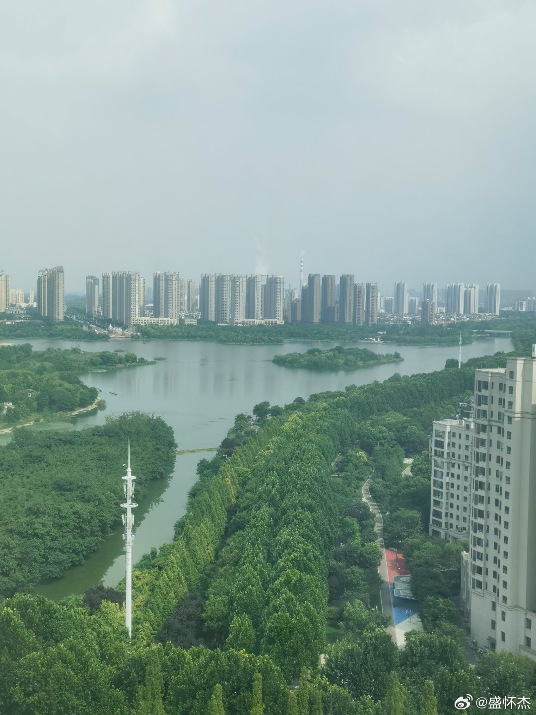 微博会员成长津贴[超话]美景如诗 卞水河畔一古城，人杰地灵出新景。宿国烟火风洗礼