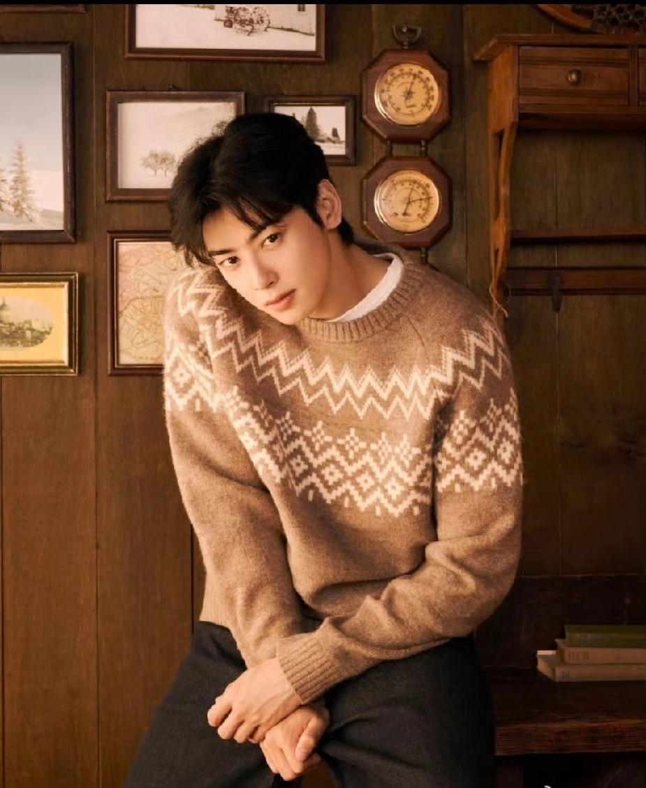 车银优穿军装现身，这颜值直接杀疯了！

家人们，谁懂啊！车银优身穿迷彩军装现身庆