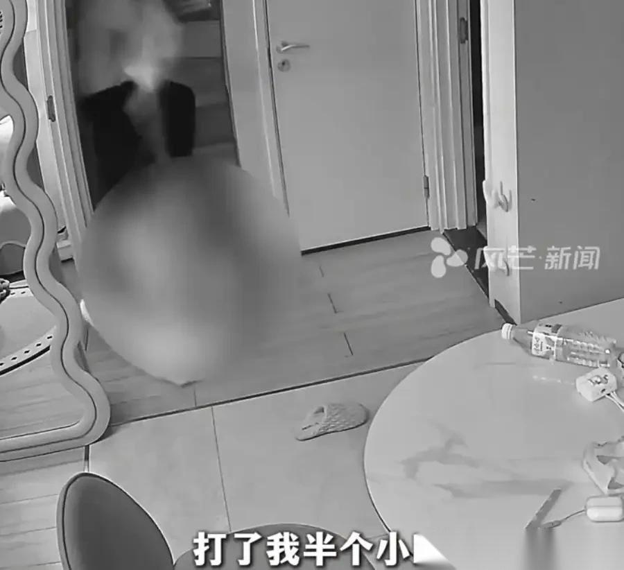 湖南长沙，一高大威猛、英俊潇洒的男模凭借外形轻轻松松追到一个女子。他们很快发生关