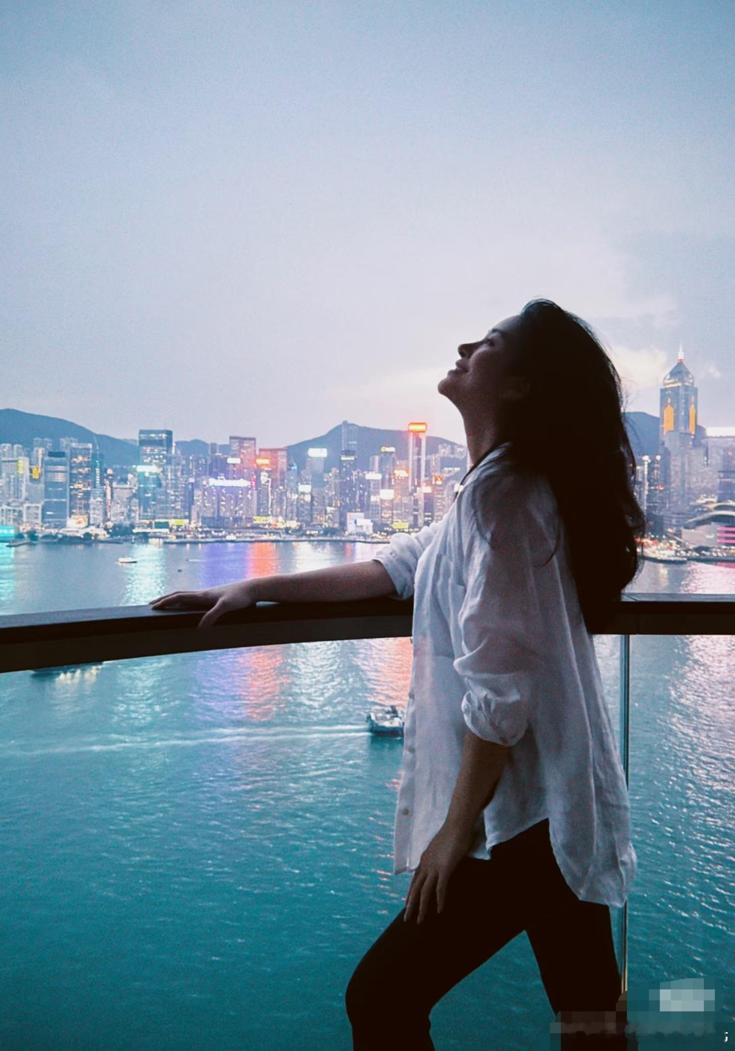 杨采钰疑似生了疑似杨采钰生了 杨采钰晒最新美照，腹部平坦，疑似生了 ​​​
