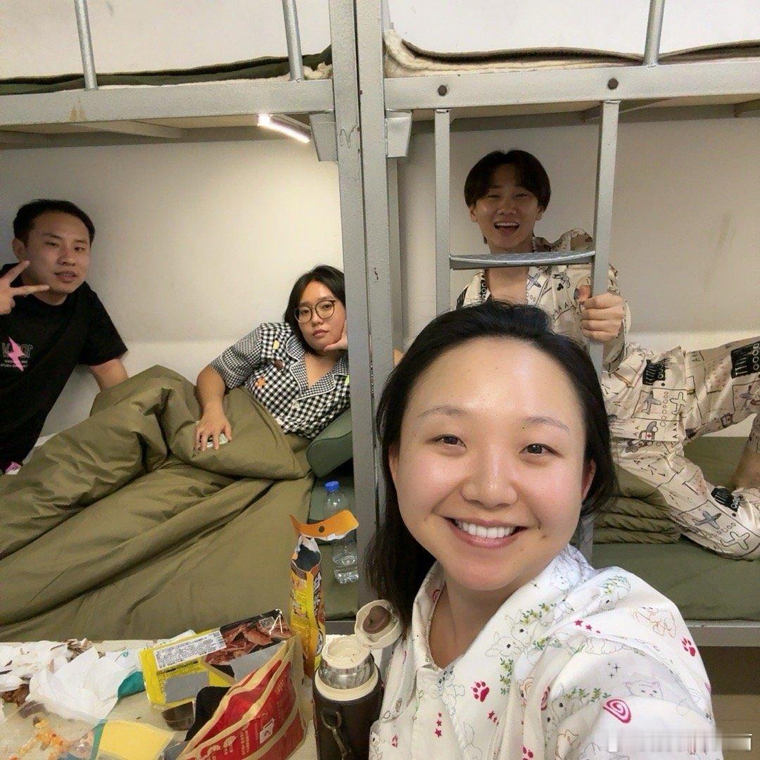 李嘉琦发文告别团建不能停  李嘉琦真诚告别，团建的快乐仿佛还未消散。虽暂别但期待