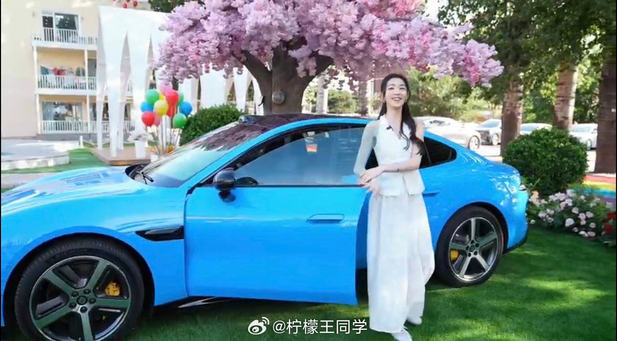 朱美吉落日之前是卡布里蓝刷到朱美吉的新自驾vlog，真的被这一抹卡布里蓝狠狠治愈