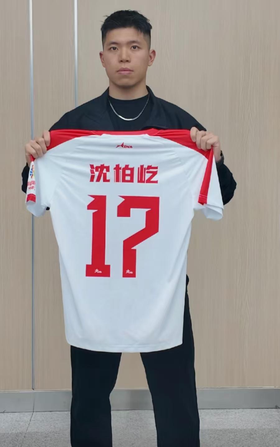 沈柏屹官宣加盟长沙，新赛季的长沙队依然是湘超最强球队！
就在今天，上赛季株洲的